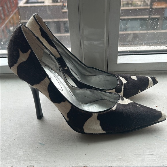 GUESS Pony Hair Cow Print Stiletto heels | 7M | Statement Animal Print Pumps - Picture 4 of 10